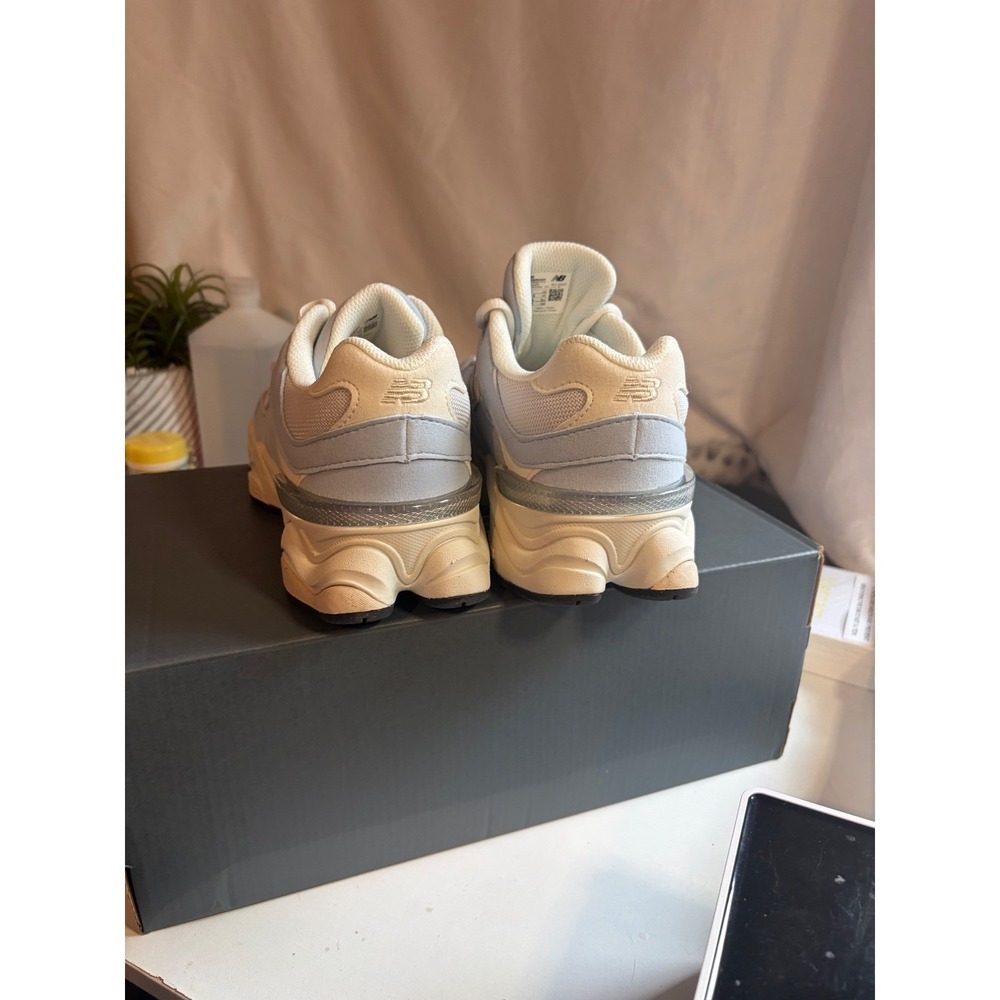 New Balance 9060 Blue Grey Cream Sneakers G906034H Youth 7 Women 8.5 - Picture 11 of 11